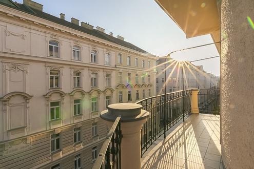 Hauslabgasse - repräsentativer 5 Zimmer Altbau mit 3 Balkonen und Parkblick