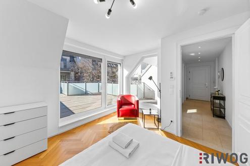 Sanierte DG-WOHNUNG mit über 50m² TERRASSENFLÄCHE | Ca. 2 Min. zur U4 SCHÖNBRUNN | Ca. 15 Min. in den 1. Bezirk