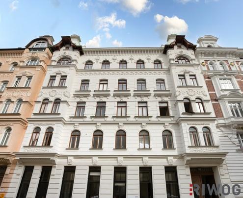 Hofseitige Stil-Altbauwohnung in prachtvollem Jahrhundertwendehaus | MQ, Volkstheater, Mariahilfer Straße, Neubaugasse uvm. fußläufig erreichbar