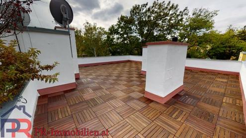 3 Zimmer mit viel Freifläche: Terrassenbalkon + Dachterrasse in Grünruhelage: 2er Stock ohne Lift!