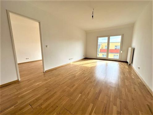 HOLBEINGASSE, unbefristete 98 m2 Altbau, 4 Zimmer, Komplettküche, Wannenbad, Parketten, 4. Liftstock, WG-geeignet