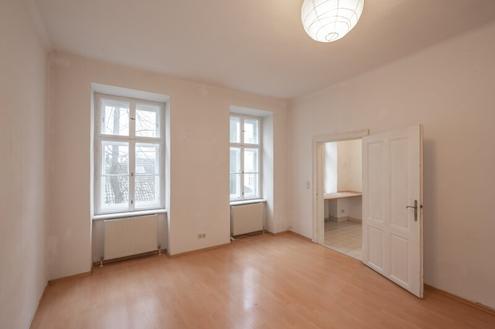 ++NEU++ Renovierungsbedürftige 3-Zimmer Altbau-Wohnung in zentraler Lage!