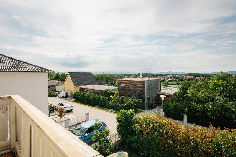 Balkon mit Blick zum Badesee