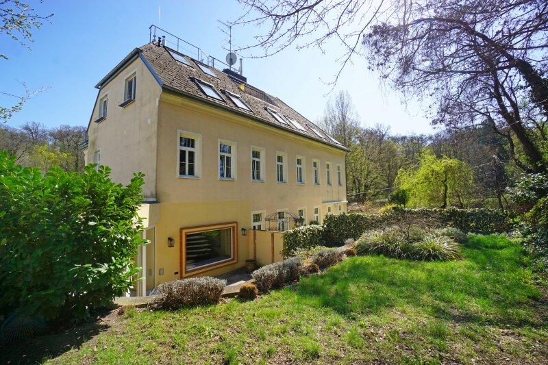 gartenseitige Wohnhausansicht