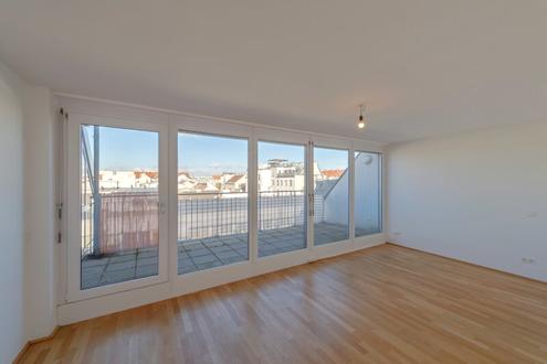 ++RARITY++ UNIQUE TOP FLOOR APARTMENT IN A BEST LOCATION IN THE 7TH DISTRICT! GREAT TERRACES!