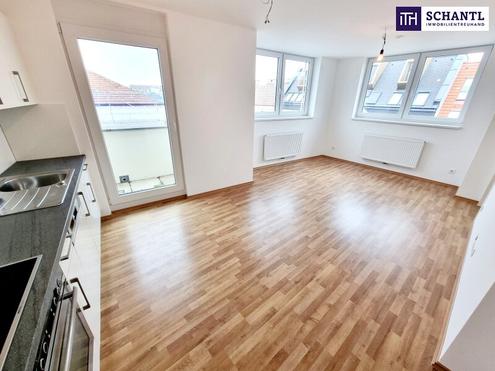 Preisgesenkt! TOP Wohnung im Dachgeschoss mit Terrassen! U-Bahn Nähe + Beste Infrastruktur + Traumhaftes Altbauhaus + Mitten im Geschehen! Jetzt zugreifen!