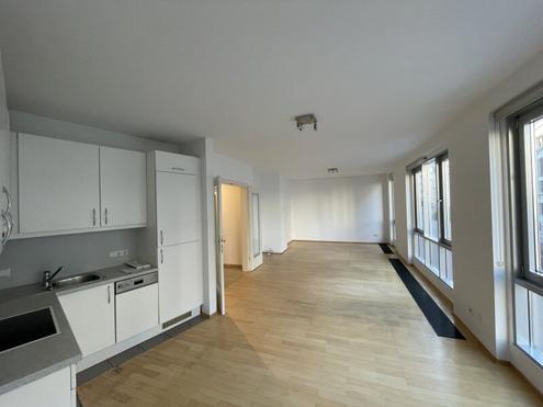 MODERNE 3-ZIMMER-WOHNUNG BEIM KARLSPLATZ - RUHELAGE!