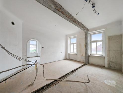 ++Q18++ Renovation-required 3-room old building apartment with great potential