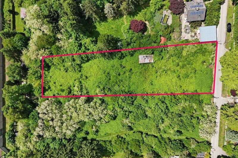 Draufsicht auf das gesamte Grundstck