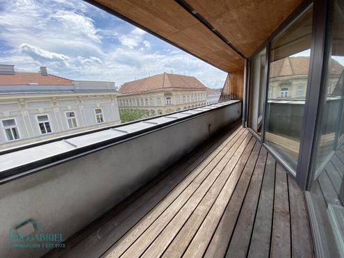 DACHMAISONETTE mit TERRASSEN - NÄHE JOSEF STRAUSS-PARK