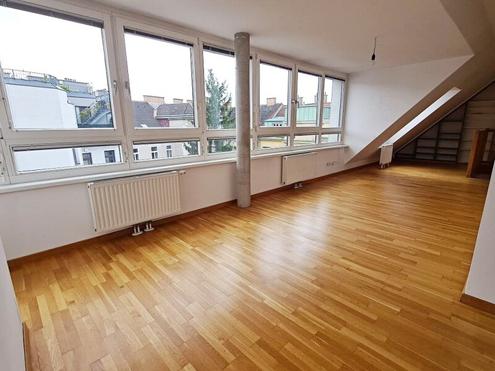 DACHGESCHOSS, ROLLINGERGASSE, 106 m2 Maisonette mit 30 m2 Terrasse, Wohnküche, 2 Zimmer, Wannenbad, Parketten, WG-geeignet