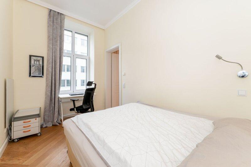 Schlafzimmer begehbar ber das Wohnzimmwe