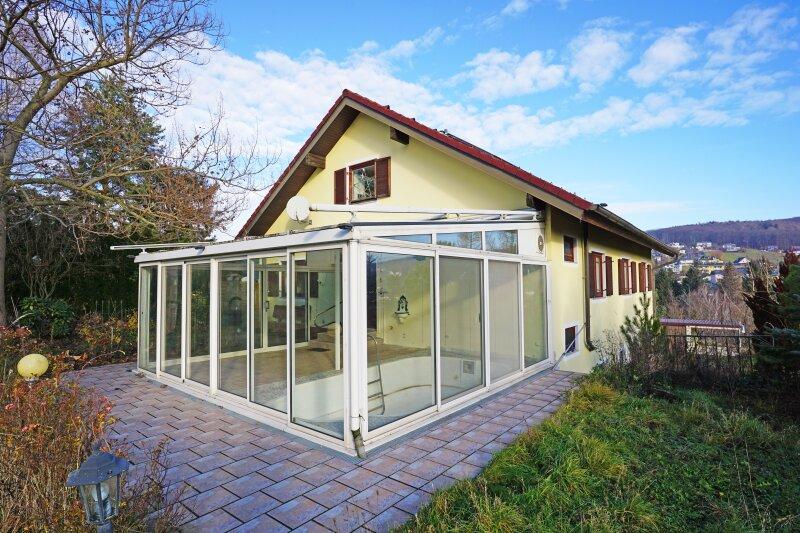 Sdwestseitige Hausansicht mit Wintergarten