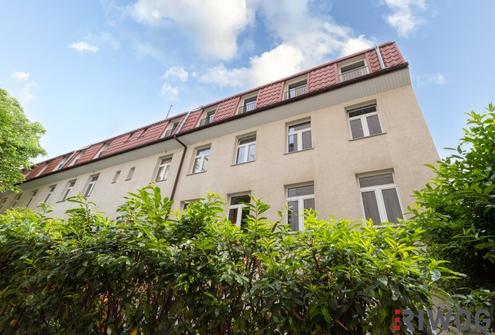 RUHIGE ALTBAUWOHNUNG IN GUTEM ZUSTAND / 2. Stockwerk