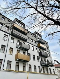 Sanierungsbedürftige, sonnige 46,11 m² im Altbau, 3. Liftstock westseitig, weiter Blick!