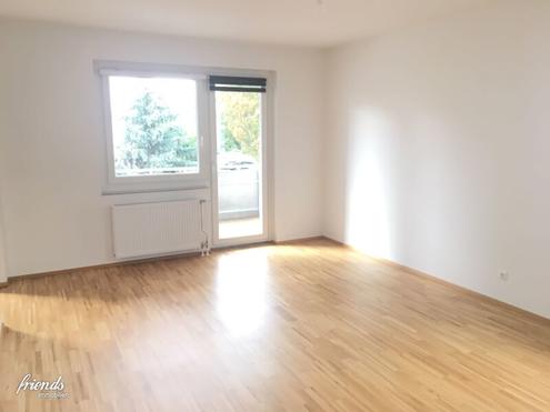 3,5-Zimmer-Wohnung mit Loggia und Parkplatz