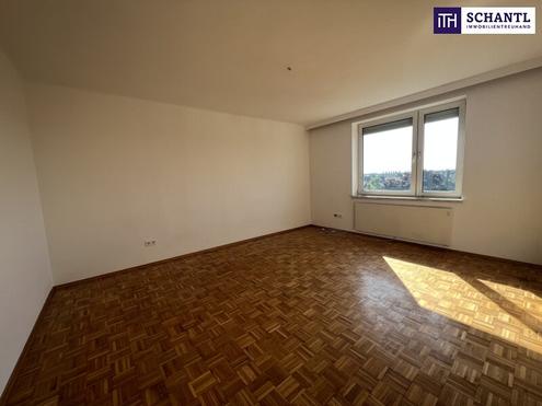 3,5 Zimmer Wohnung im Dachgeschoß ohne Dachschrägen! TOP AUSSICHT! ohne Küche! ohne Aufzug!