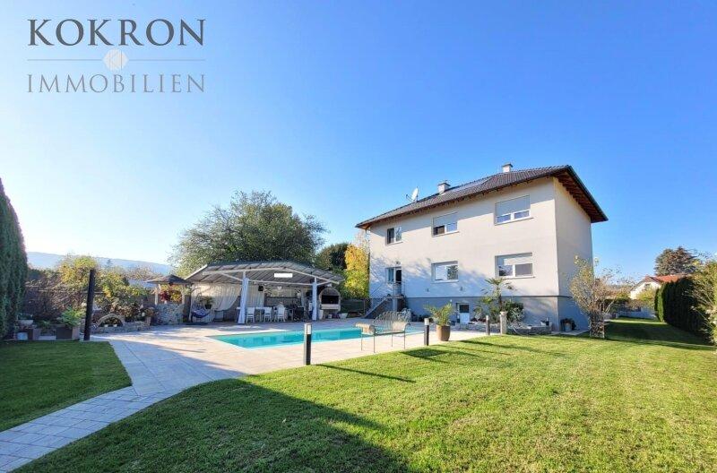 Garten, Pool, berdachte Terrasse, Grillstelle und Brunnen