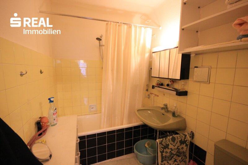Badezimmer mit Wanne