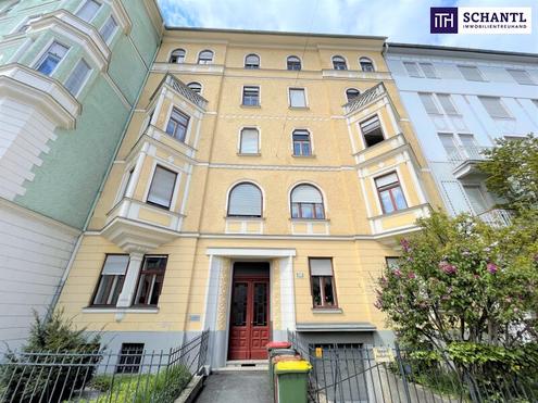 MIT BALKON! Tolle Altbauwohnung mit idyllischem Innenhof-Balkon, 2 Zimmer, mitten in der City! Besser geht´s nicht - diese Lage lässt keine Wünsche offen!