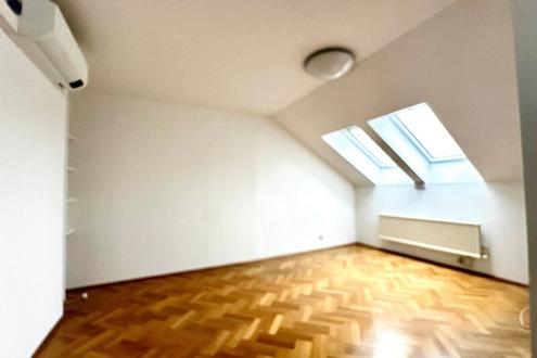 Fit durchs Leben: Dachgeschoß-Wohnung mit toller Terrasse (ohne Lift)