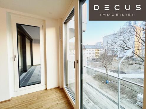 WUNDERSCHÖNER ERSTBEZUG 3 ZIMMER MIT TERRASSE UND GARAGENSTELLPLATZ RUHIGE LAGE MIT PARKBLICK