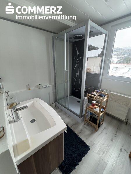 Badezimmer im Obergeschoss