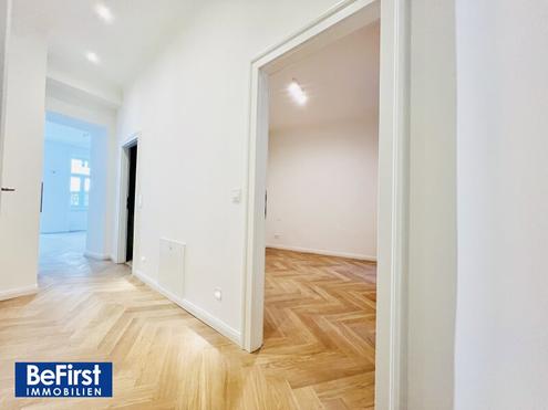 Zauberhafte, neu sanierte 2 Zimmer Balkonwohnung