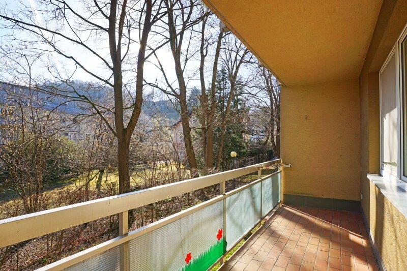 Loggia mit Gartenblick