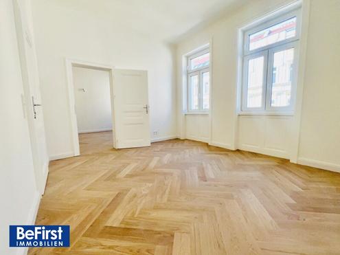 Prachtvolle 3 Zimmer Terrassenwohnung im sanierten Stilaltbau