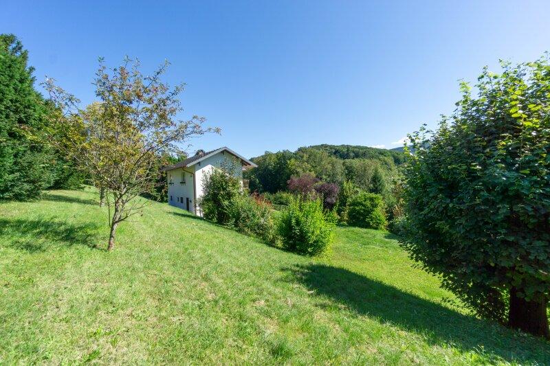 Einfamilienhaus mit groem Doppelgrundstck
