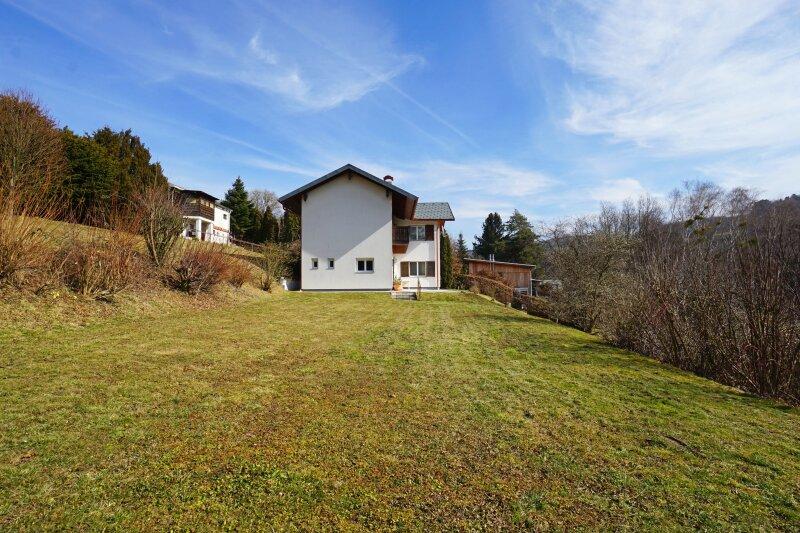 grozgiges Grundstck/westliche Hausansicht