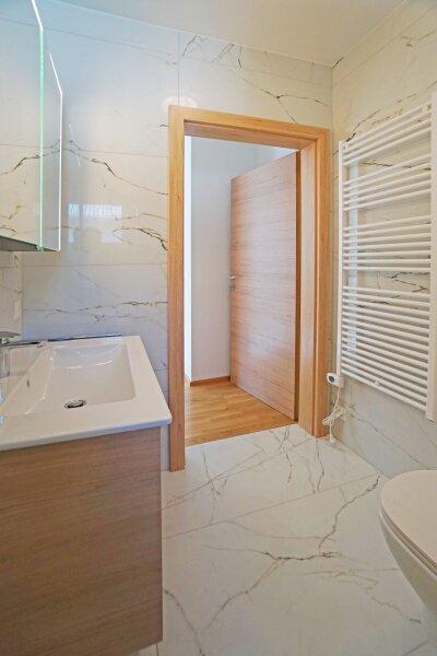 OG_Bad mit Dusche und WC