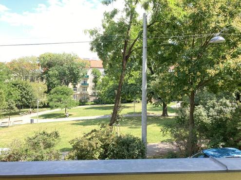 schöne 2-Zimmer Wohnung mit Terrasse und Blick in den Schubertpark