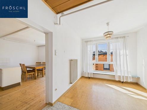 Gepflegtes 6-Zimmer Einfamilienhaus - Ob als familienfreundliches Eigenheim oder als lohnende Investition