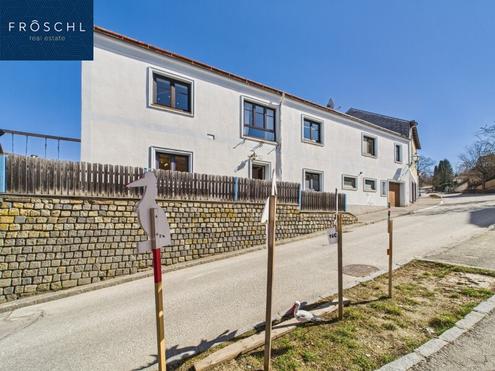 Gepflegtes 6-Zimmer Einfamilienhaus - Ob als familienfreundliches Eigenheim oder als lohnende Investition