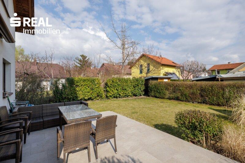 Terrasse mit Garten