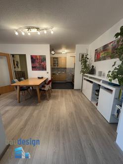 Schöne geräumige 3-Zimmer-Wohnung mit Loggia Nähe Donaukanal, U4 u U6 ! Voll möbliert - Koffer packen und einziehen !!