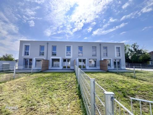 4 Zimmer-Haus plus Keller, Garten und  2 Stellplätzen!