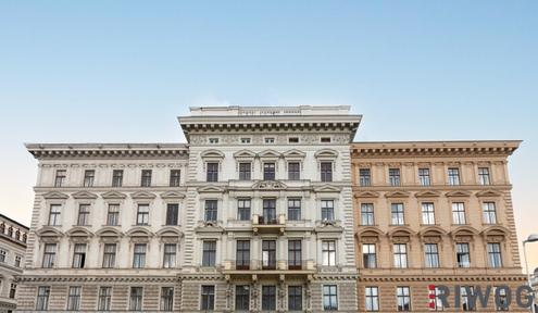 ALTBAUWOHNUNG IN ELEGANTEM HAUS / Blick auf Volkstheater und MQ / Sanierungsbedürftig