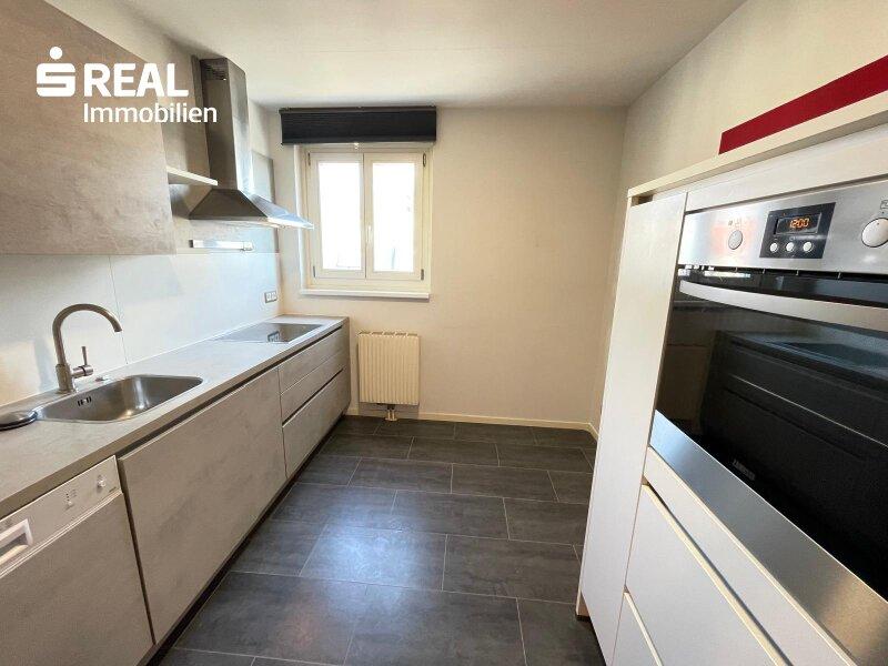 separate Kche mit Fenster
