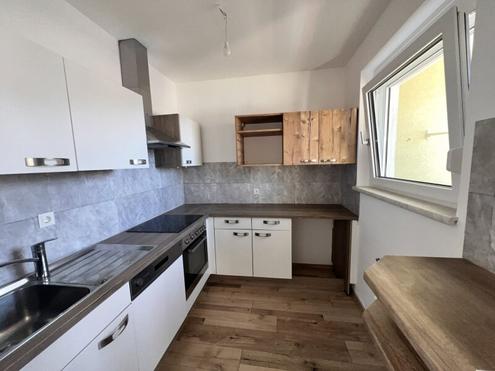 ++sonnige, saubere ETW mit Loggia und Garage++