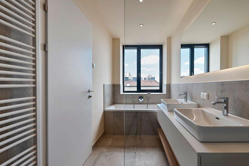 Badezimmer 1. DG