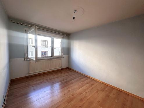 PERFEKTE LAGE - Helle 3-Zimmer-Wohnung mit separater Küche, LOGGIA und Garage nahe Floridsdorfer Bahnhof