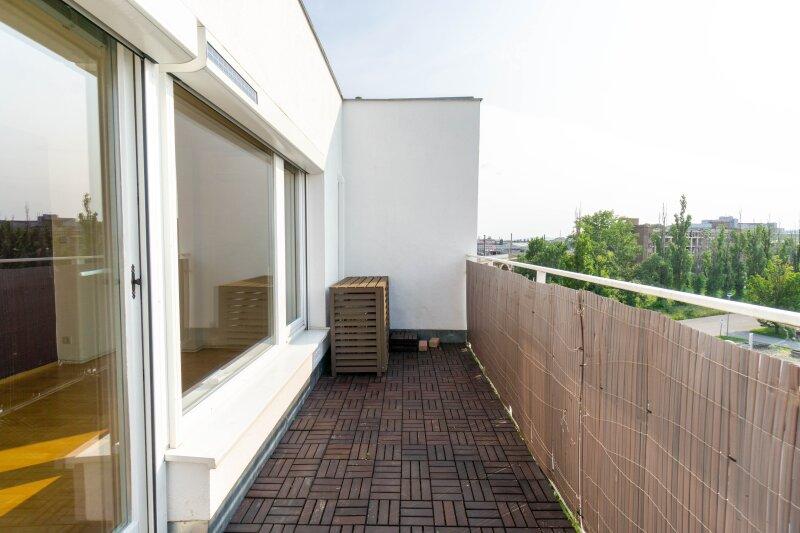 sonnige Ost-Terrasse
