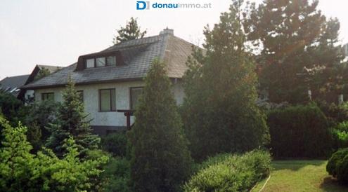 Villa mit 9 Zimmern, großen Terrassen und Doppelgarage in Tribuswinkel