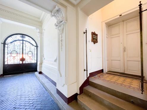 BACHERPARK: wunderschöne 3-Zimmer Altbauwohnung