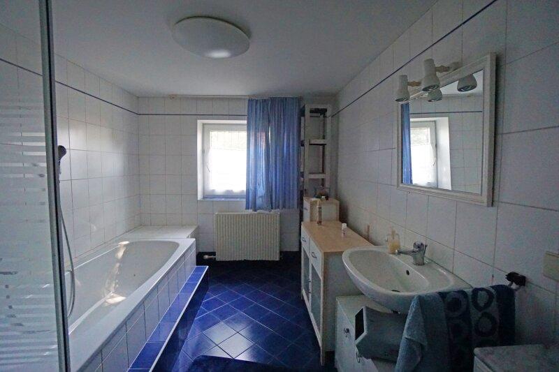 Badezimmer im Kellergescho