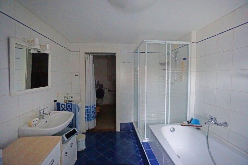 Badezimmer im Kellergescho