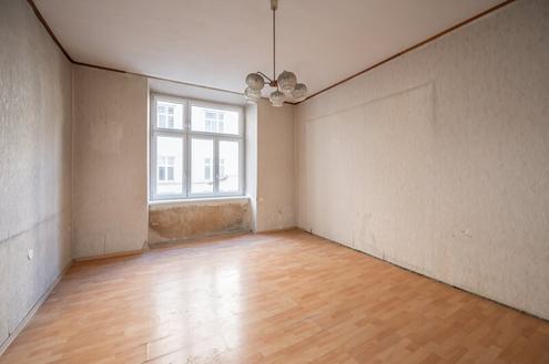 ++NEU++ sanierungsbedürftige 1-Zimmer Altbau-Wohnung in toller Lage!
